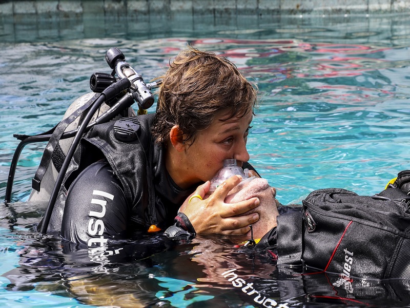 padi_rescue_diver_course_crystal_divers_bali_indonesia